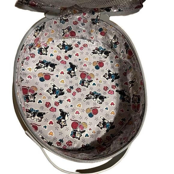 NWT Vera Bradley Bag Whimsy Cosmetic In Disney Mickey Mouse Piccadilly Paisley - Picture 11 of 15